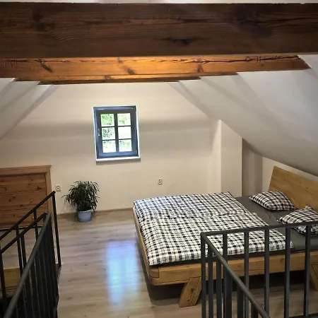 Mezonetovy S Terasou Na Samote V Lese Διαμέρισμα