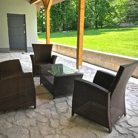 Mezonetovy S Terasou Na Samote V Lese